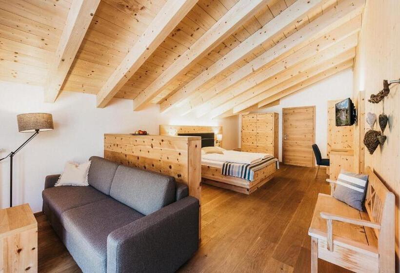اتاق لوکس با چشم‌انداز باغ, Biohotel Rupertus