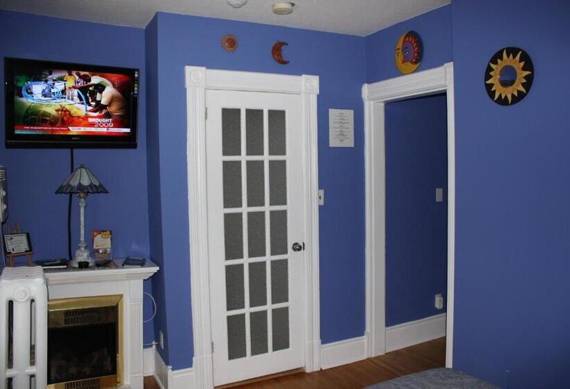 Svit, Ellis House Bed & Breakfast