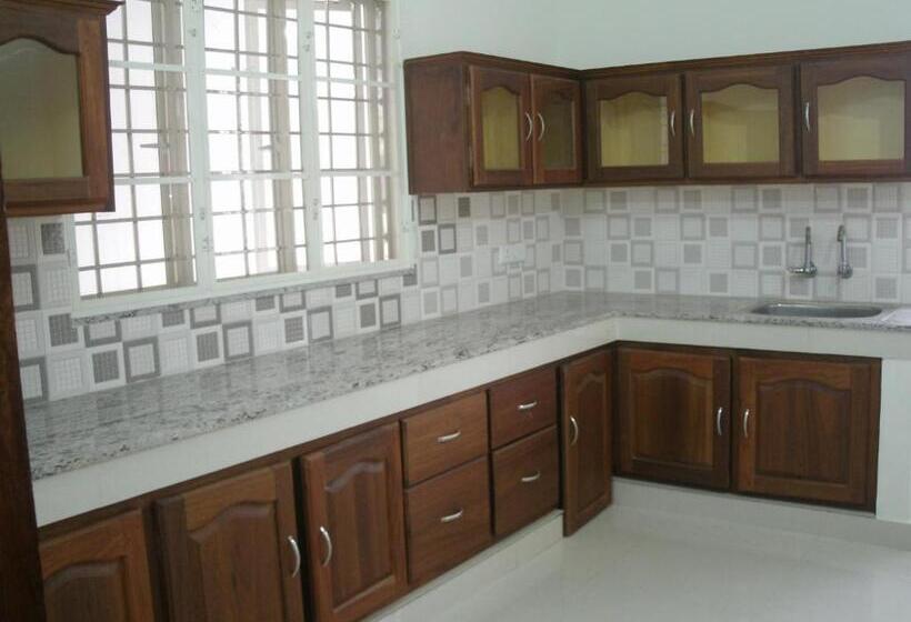 이코노미 룸, Jacaranda Holiday Home