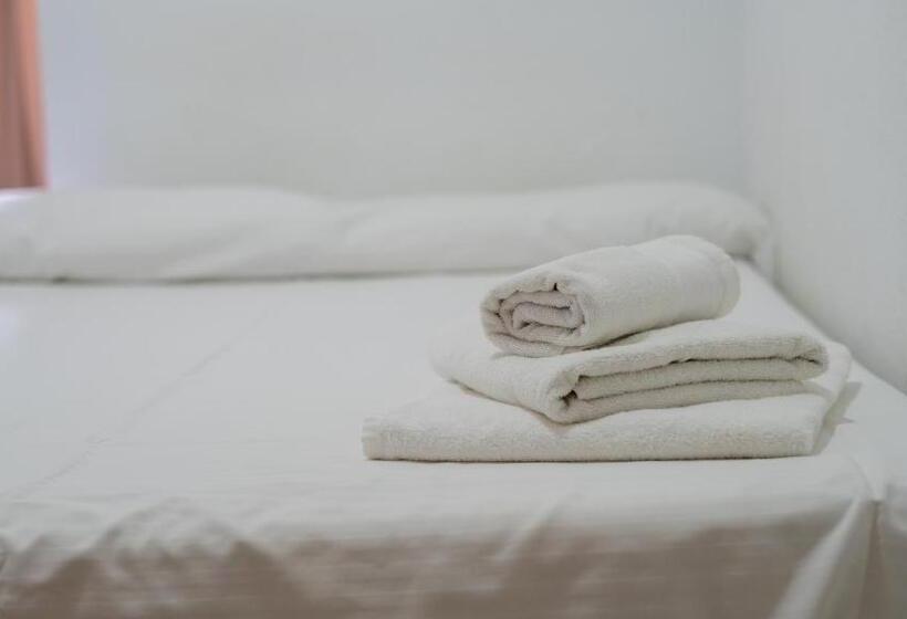 اتاق استاندارد یک نفره, Hostal Bocanegra