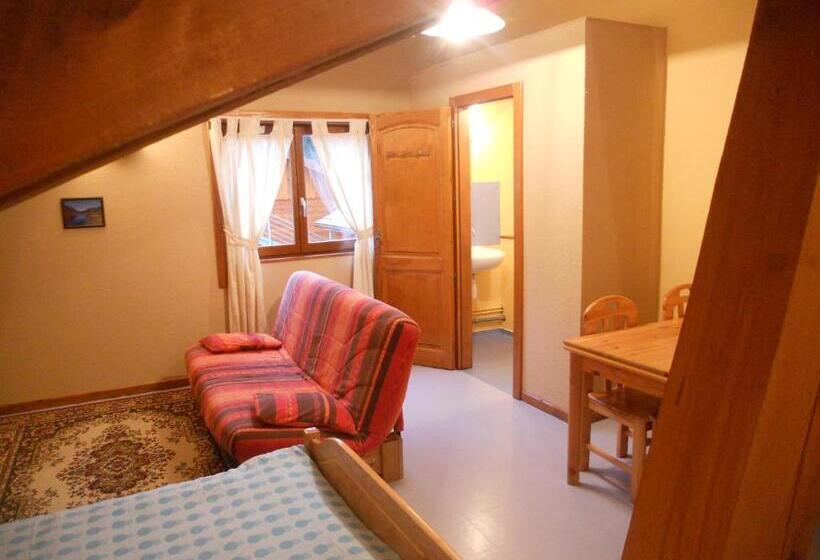 Четырехместный Номер Стандарт, Auberge Du Saut Des Cuves
