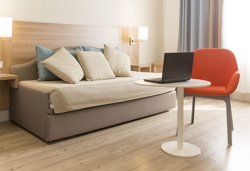 Полулюкс, Best Western Plus Ajaccio Amiraute
