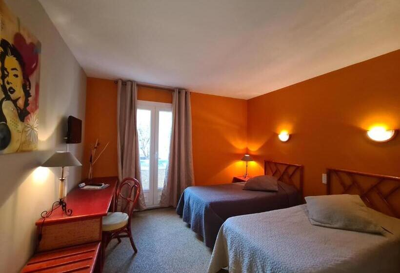 Номер Стандарт, Logis Hôtel Restaurant Le Mas De L Olivier