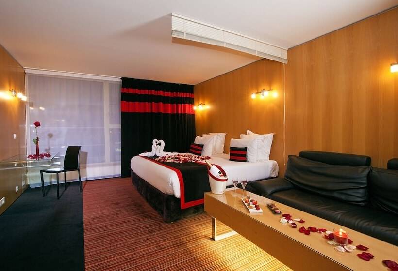 Люкс Повышенной Комфортности, Residhome Suites Paris Sénart