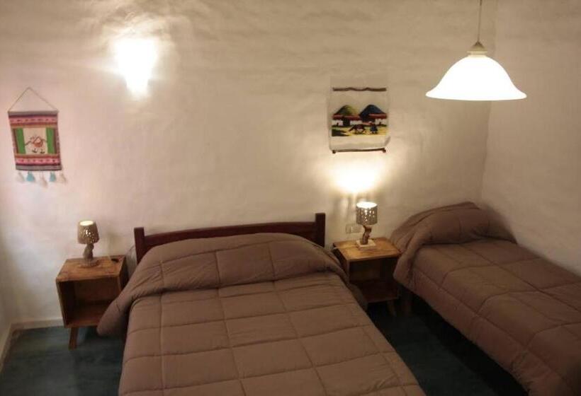 اتاق خانوادگی, Hosteria La Estacion