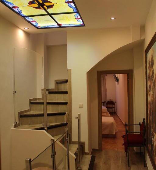 Четырехместный Номер Deluxe, Hostal Poeta Machado