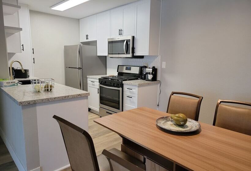 Апартаменты 1 Спальня, Stayspro   Hollywood Homes Minutes To Everything Spacious And Free Parking