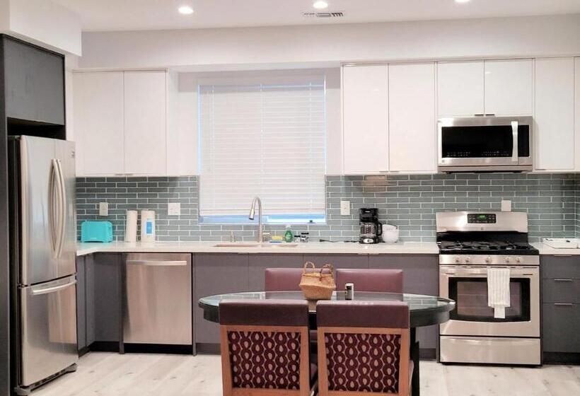 Дом 2 Спальни, Stayspro   Hollywood Homes Minutes To Everything Spacious And Free Parking