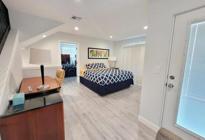 Дом 4 Спальни, Stayspro   Hollywood Homes Minutes To Everything Spacious And Free Parking