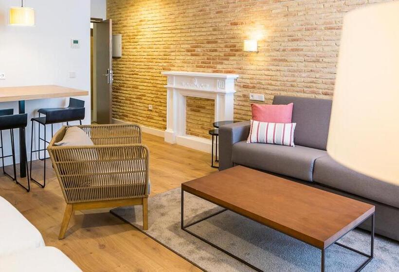 استودیوی استاندارد, Aquitania Home Suites