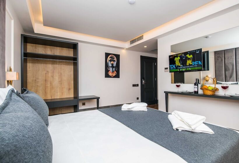 Номер Deluxe Вид на Море Боковой, Fly Inn