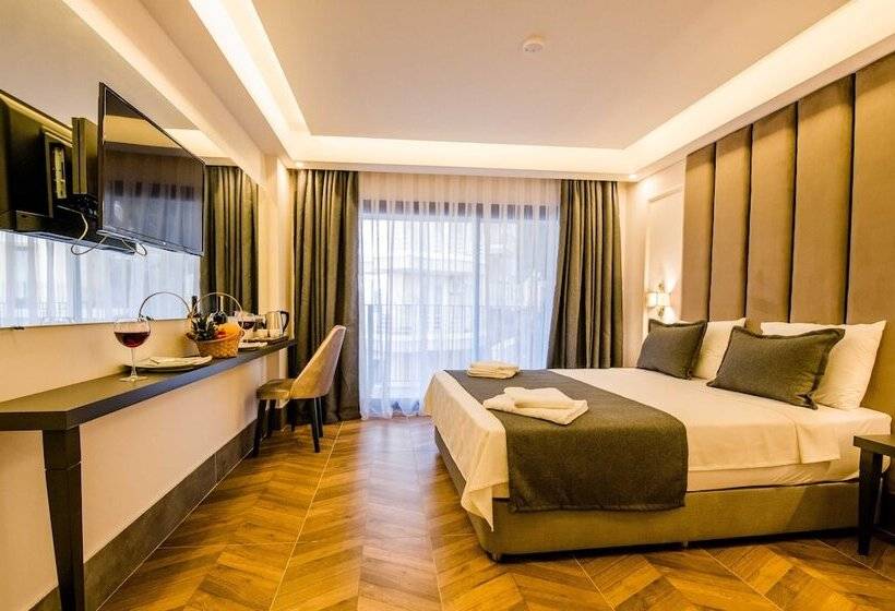 Номер Deluxe Вид на Море Боковой, Fly Inn