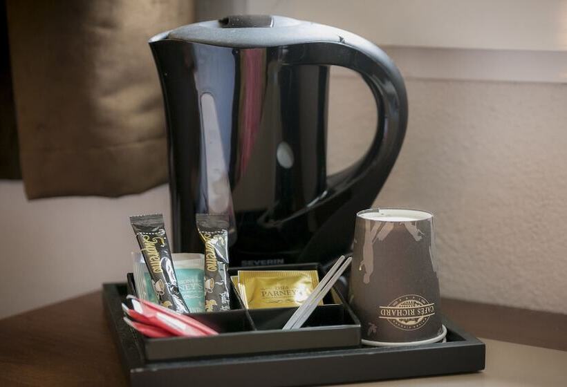 Номер Комфорт, Brit Hotel Rennes Le Castel