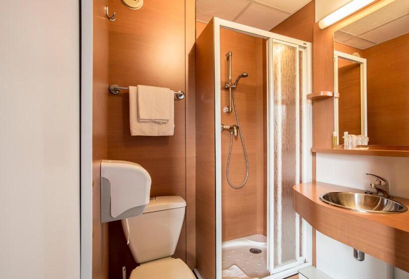 Номер Комфорт, Brit Hotel Rennes Le Castel