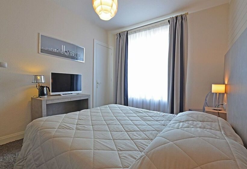 Номер Стандарт, Hôtel La Réserve