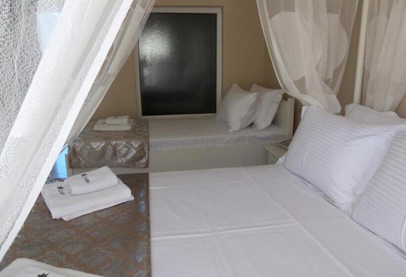 اتاق استاندارد سه نفره, Alaçatı çınar Boutique