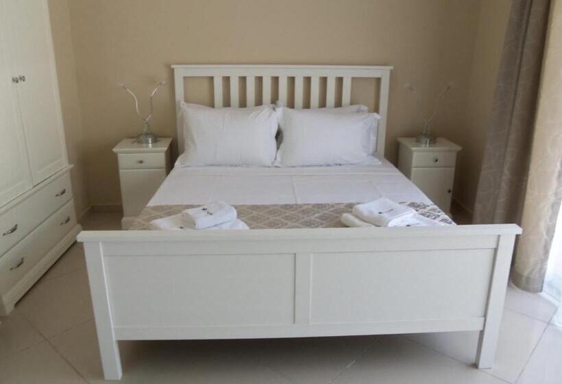 اتاق استاندارد سه نفره, Alaçatı çınar Boutique