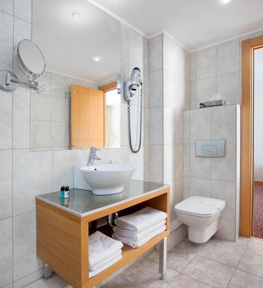Полулюкс с Балконом, Marmara Hotel Budapest