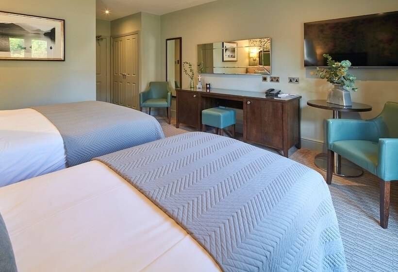 Трехместный Президентский, Mandolay Hotel Guildford