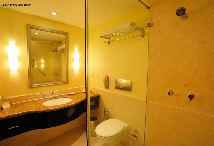 Номер Executive Кровать Квин, Vivanta Ernakulam, Marine Drive