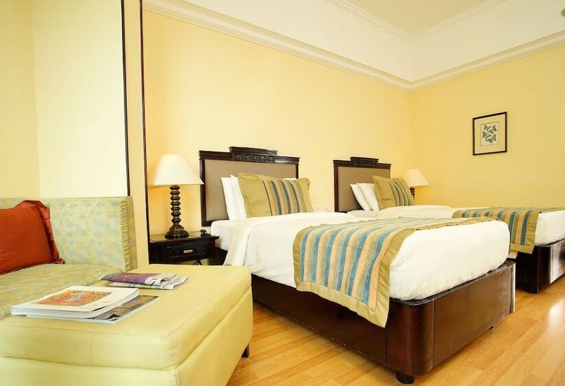 Номер Superior Вид на Город, Vivanta Ernakulam, Marine Drive