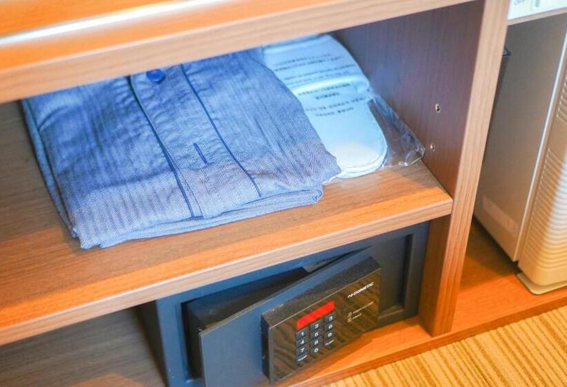 스탠다드 룸 퀸사이즈 침대, Travelodge Kyoto Shijokawaramachi
