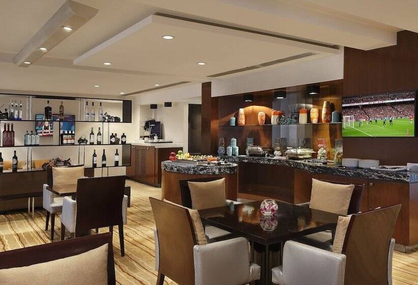 Premium Room City View, Novotel Mumbai Juhu Beach