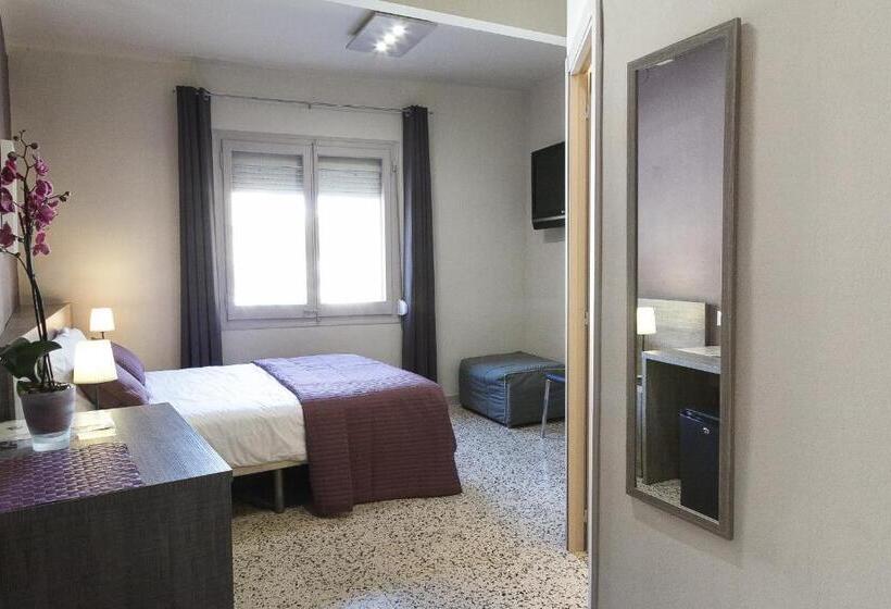 基本三人间, Hostal Fonda Montserrat