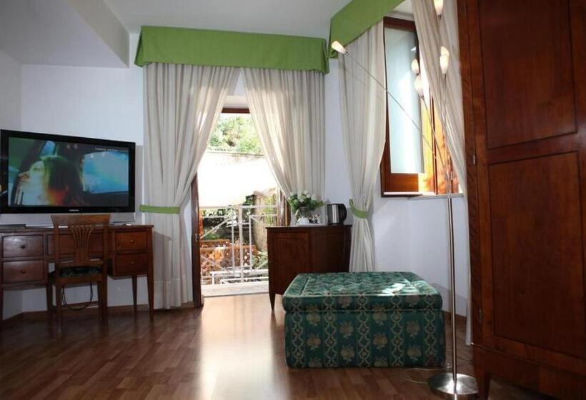 Номер Стандарт, La Magnolia Sorrento  City Centre