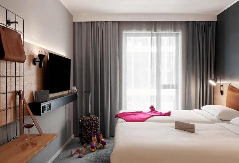 Номер Стандарт, Moxy Milton Keynes