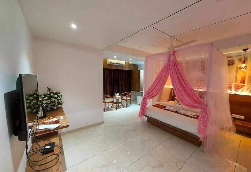Люкс, The Grand Piano   Best Business Hotel In Patan