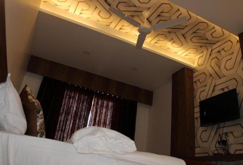 Номер Deluxe, The Grand Piano   Best Business Hotel In Patan