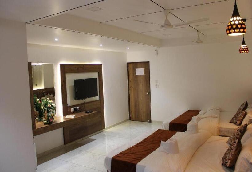 Семейный Номер, The Grand Piano   Best Business Hotel In Patan