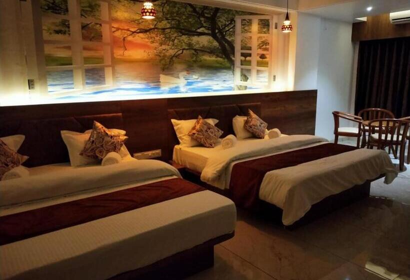 Семейный Номер, The Grand Piano   Best Business Hotel In Patan