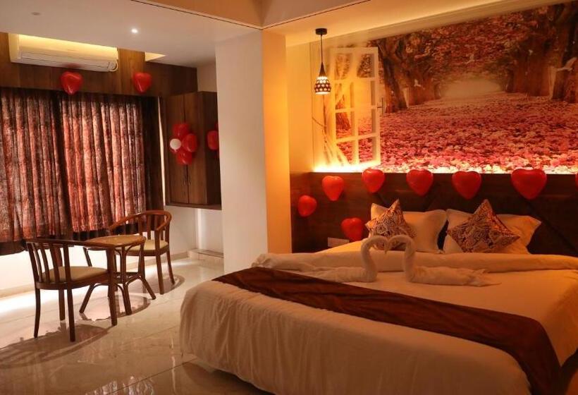 Люкс Кровать Кинг, The Grand Piano   Best Business Hotel In Patan