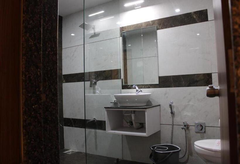 家庭间, The Grand Piano   Best Business Hotel In Patan