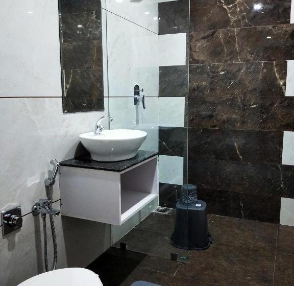 Семейный Номер, The Grand Piano   Best Business Hotel In Patan