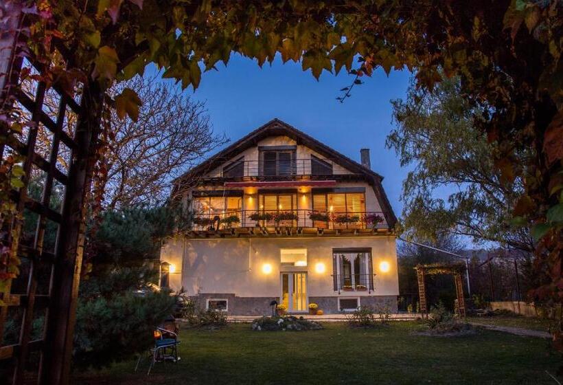 ویلای 3 خوابه, Villa Umberti