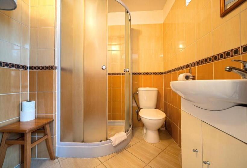 Апартаменты 2 Спальни с Террасой, Penzion U Kostela