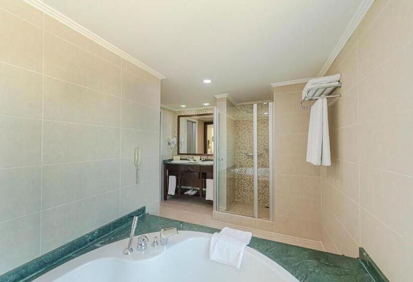 سوئیت با وان آب گرم, Crowne Plaza Antalya, An Ihg