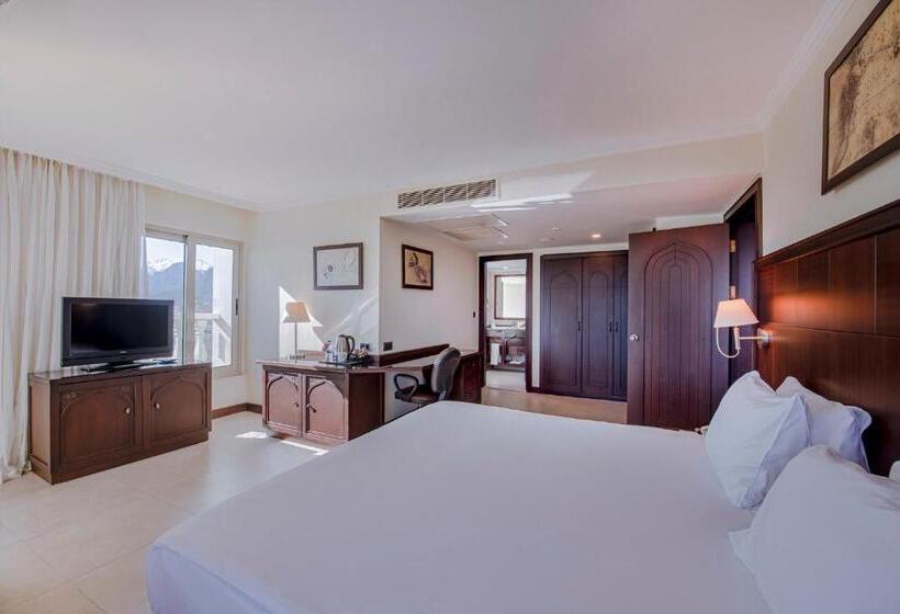 سوئیت با وان آب گرم, Crowne Plaza Antalya, An Ihg