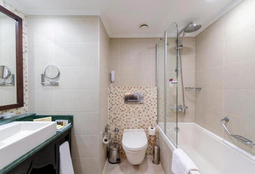 اتاق اساندارد با چشم‌انداز جانبی به دریا, Crowne Plaza Antalya, An Ihg