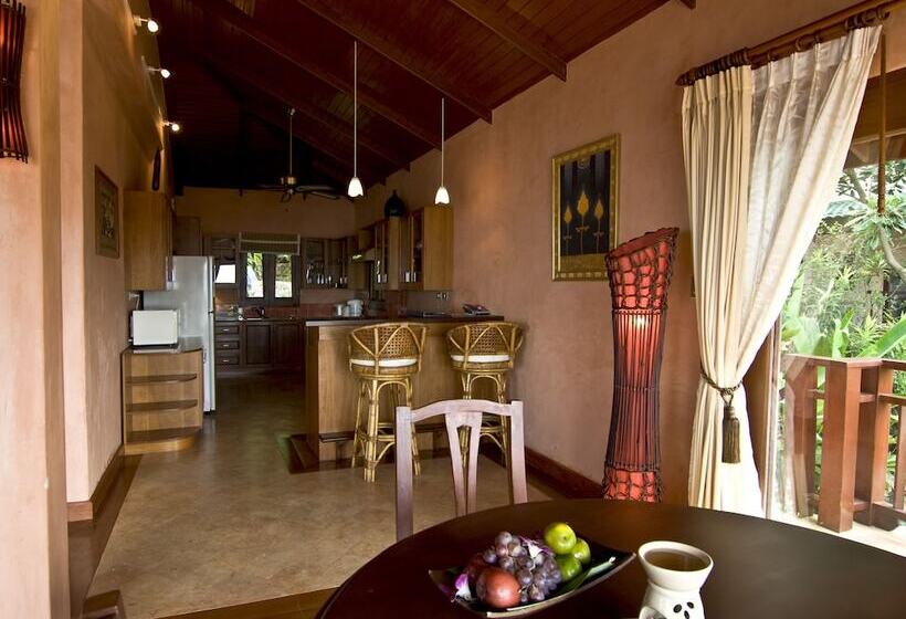 Вилла 2 Спальни, Sandalwood Luxury Villa Resort