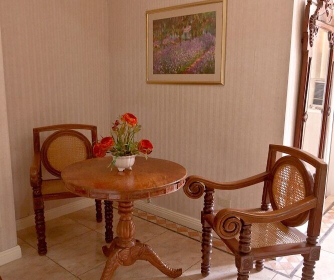 Juniorsvit, Crown Regency Residences   Cebu