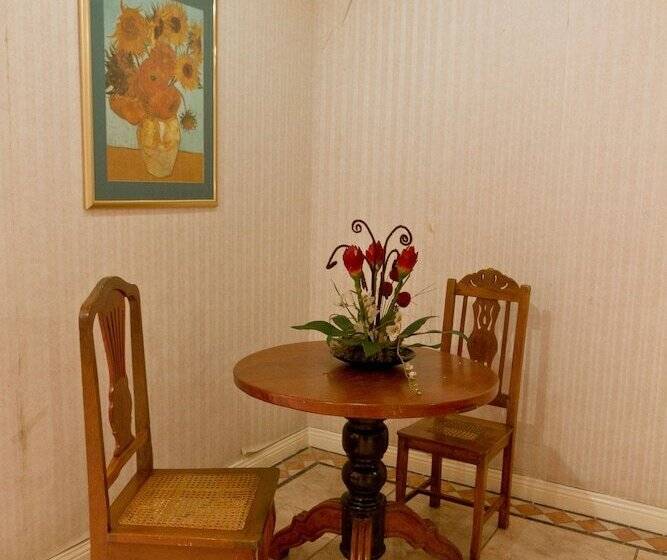 Juniorsvit, Crown Regency Residences   Cebu