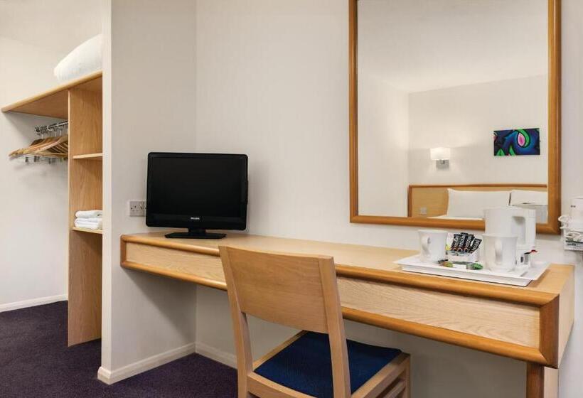 Семейный Номер, Days Inn Bridgend Cardiff