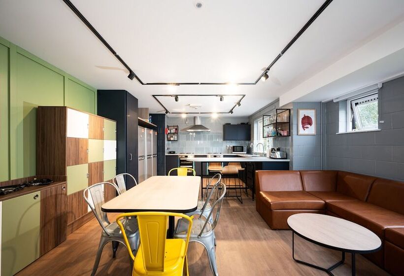 Номер Стандарт Индивидуальный, Queens University Belfast   Elms Village   Hostel