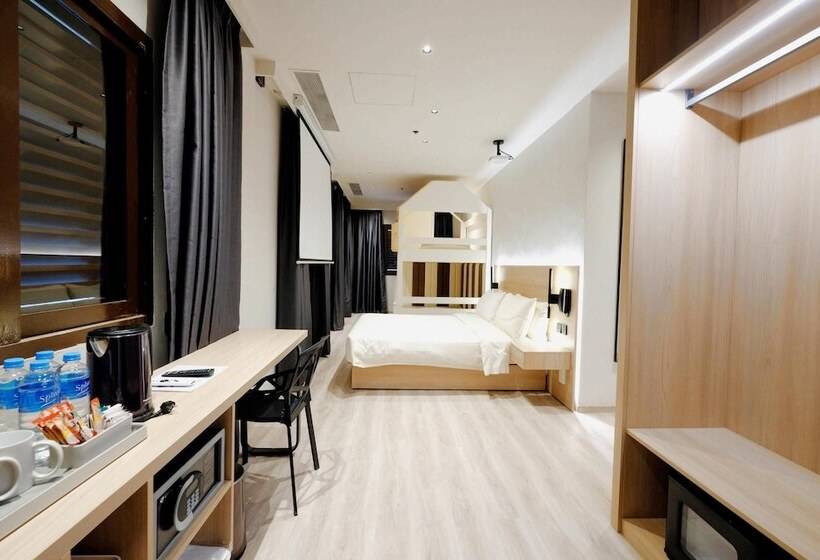Family Room, Rest Bugis