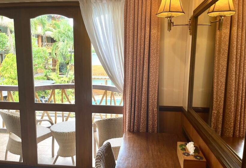 풀장 전망 디럭스 룸, Red Coconut Beach Hotel Boracay