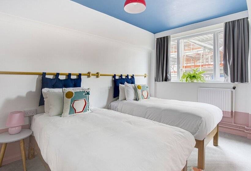 Номер Стандарт, Ph Hostel Liverpool